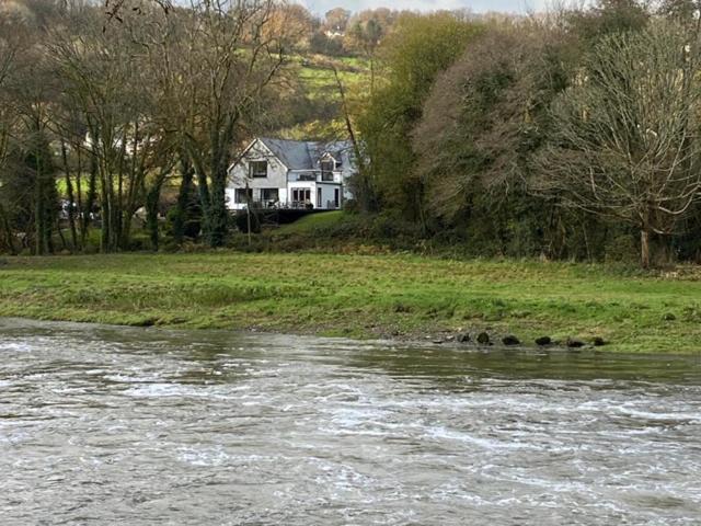 Riverside Stay Gunnislake エクステリア 写真